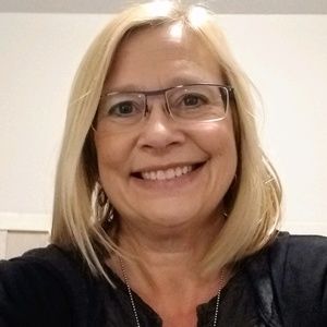 Meet your Posher, Suzanne